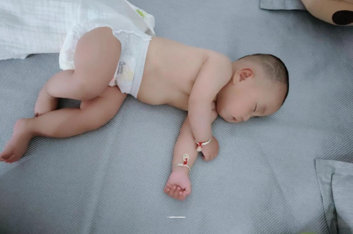 石狮宝宝呼吸道感染发烧